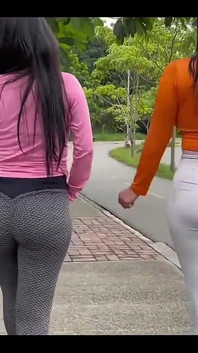 Eu și sora mea vitregă încercăm pula iubitului meu în cururile noastre - Jennifer Play și Louis Girl 69