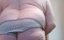 Karlchengeil: Pantat bahenol cewek ini dihukum karena salah pakai celana dalam...