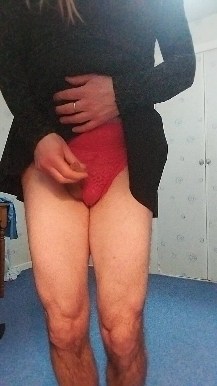 Cindy Belfast: Plisowana spódnica maminsynek spuści dla Ciebie majtki