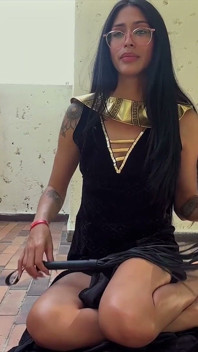 Le fantasme de bondage égyptien ancien de Giselle Amore - POV, la retenue divine vous attend !
