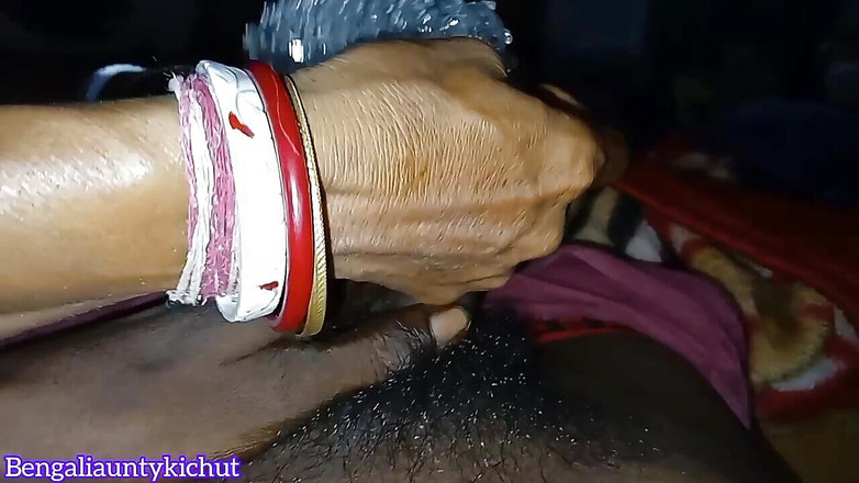 Bengaliauntykichut: Měla jsem sex se svou nevlastní chůvou 3 hodiny v noci