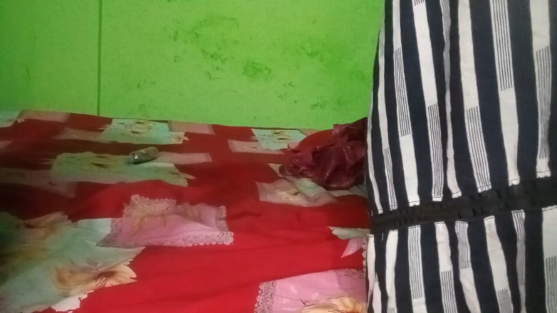 Deshi women: Pertama kali ngentot sama teman kuliahku yang baru kuliah di...