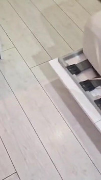 Split het en bind het vast aan het bed