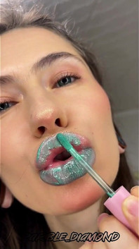Glossy Boy Lip Addicted Custom Mobile Version