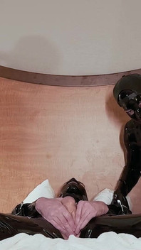 Scally Rubber Milking [hotel Collection] [moment]