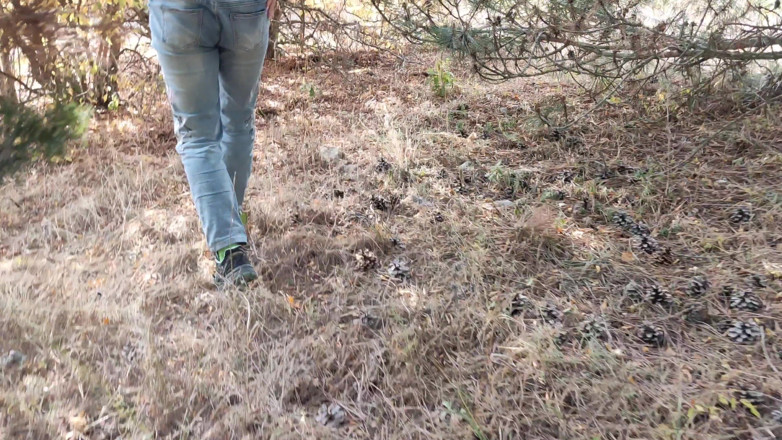 Miodelka: Kompilasi kencing yang sangat berisiko di dalam hutan