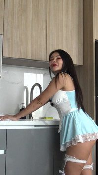 ホットなタイ人メイドは非常に激しく犯されます