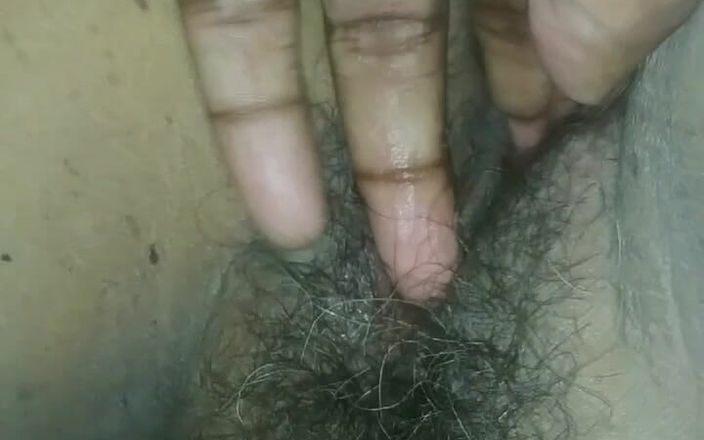 BMsexlove100: देसी गुलाब चूत में ऊँगली करना