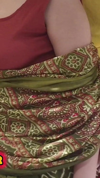 Desi pokojówka zerżnięta przez właściciela domu