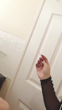 Cigareta CBT (používá Jeho předkožku pro popelník - CFNM ponížení otroka)