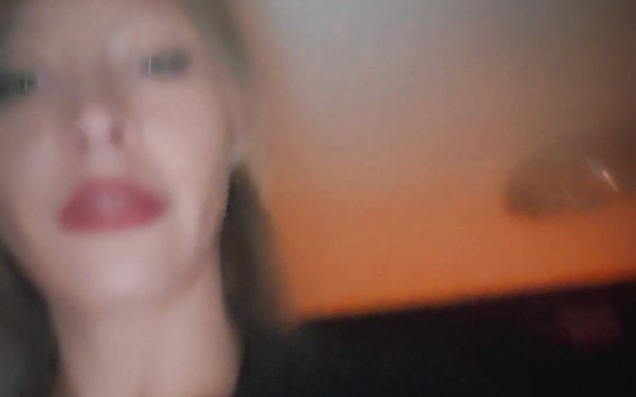 DeesseJulia: 准备我的地牢和Wetlook服装 - maitresse julia