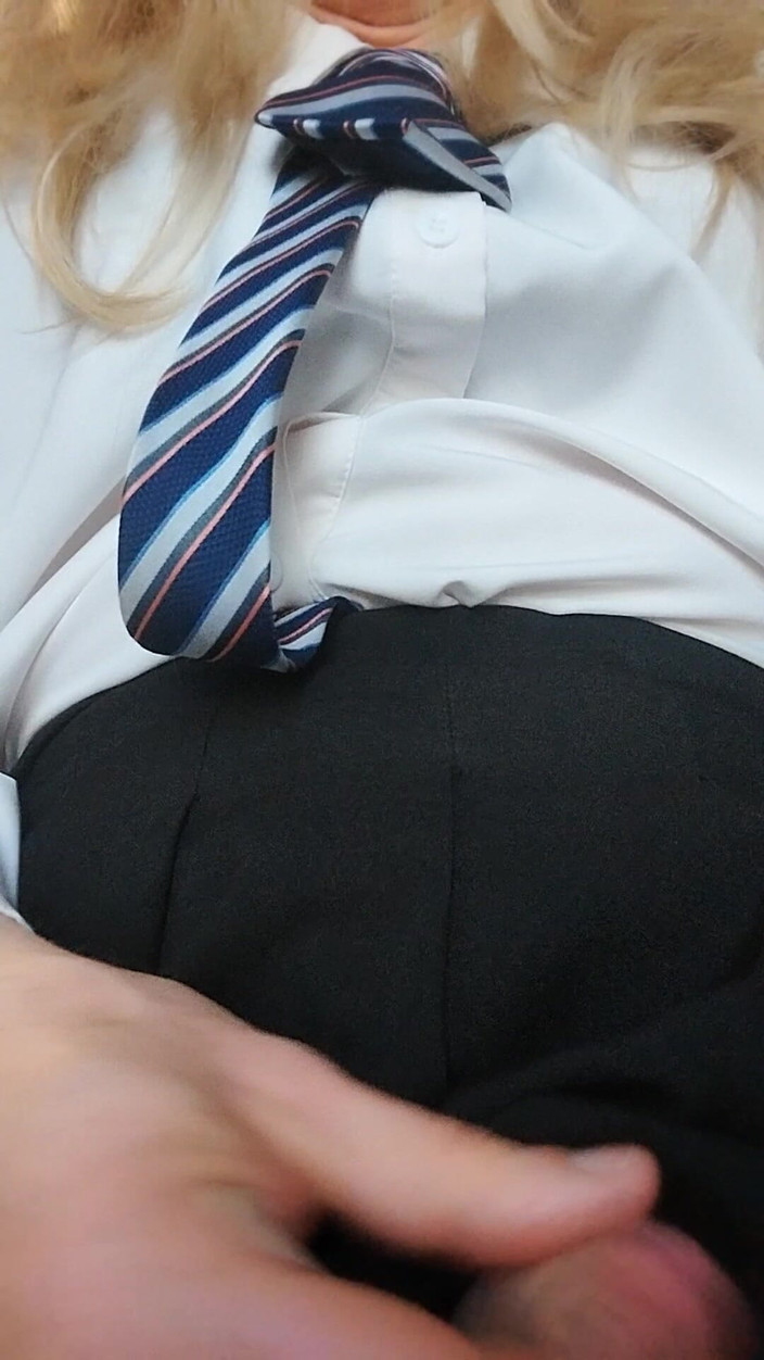 Cindy Belfast: エッチなドールアップ弱虫射精