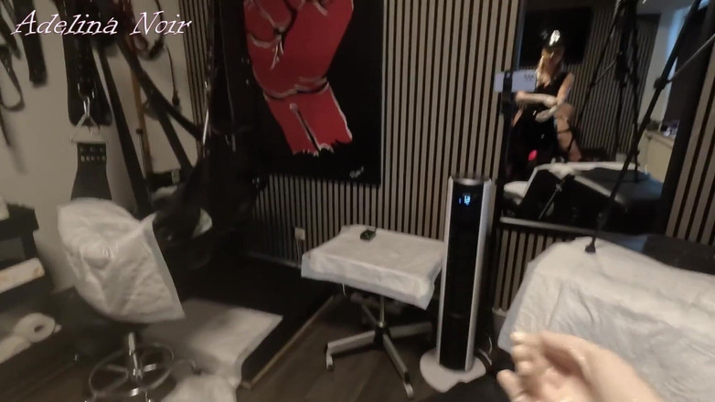 FISTINGQUEEN: Extrémní anální hraní s Adelinou Noir a Mistress Lucianou