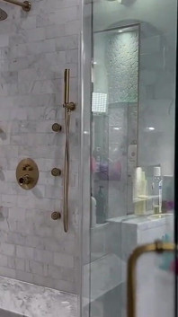 Sultry Soak: giana si cewek nakal lagi mandi sambil menggoda