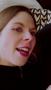 Dirty Talking MILF jí anální creampie - Alice Maze