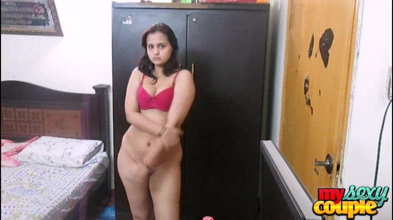 Desi Couple Sunny & Sonia: Sexy sonia bhabhi neckt in dessous