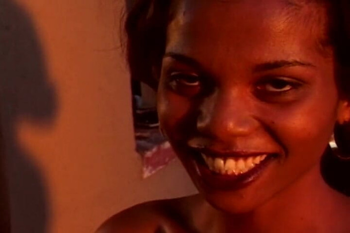 Princess Nikki's Controlled Handjobs & Blowjobs: İnce zenci bebek rüyalarından yüzüne boşalıyor