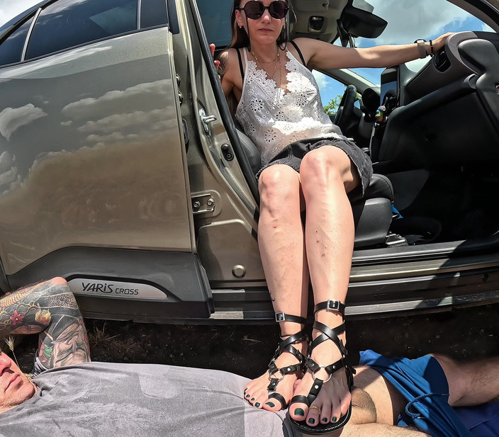 Mistressyammyboots: तुम्हारी जगह नीचे है