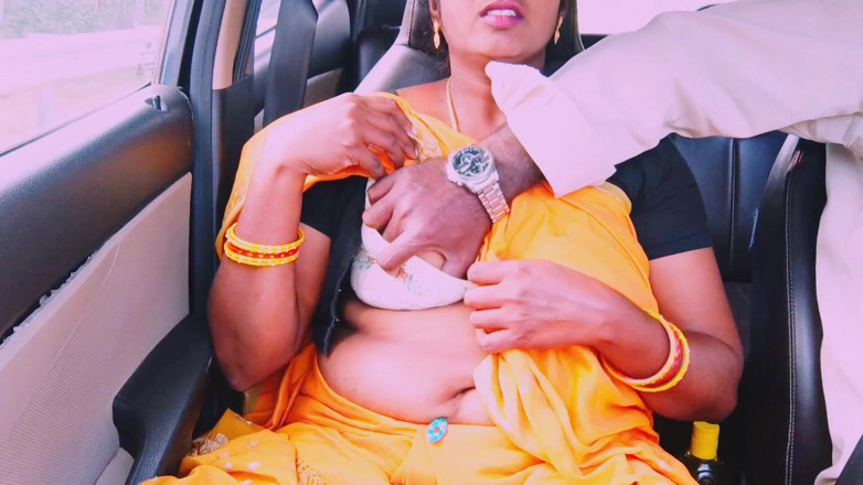 Telugu honey lips: Pembantu india lagi ngomong jorok sambil ngomong jorok di dalam...