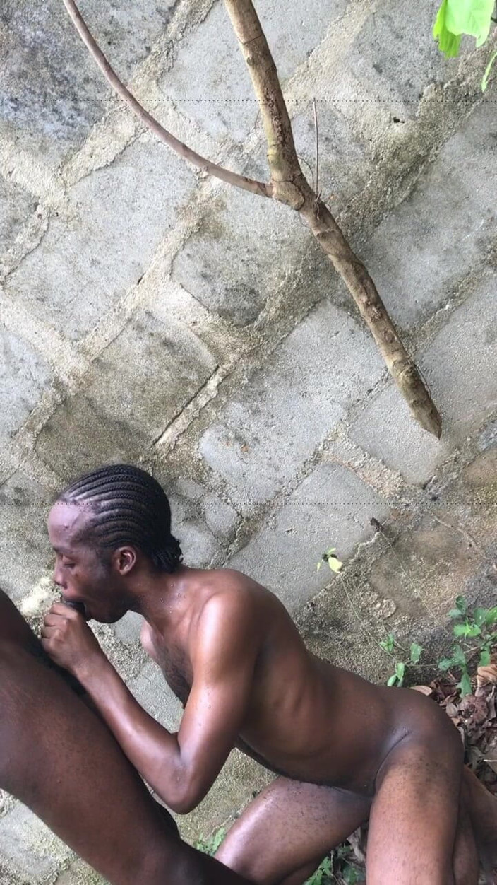 Sexylary: Venkovní sex v lese trojka