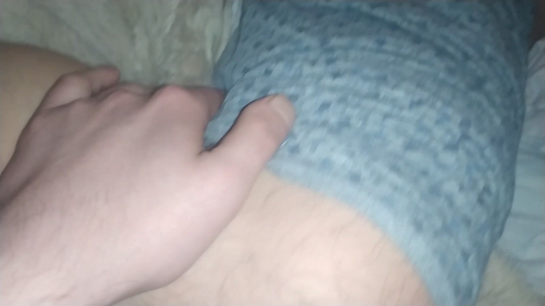 MartyBrady: Ведмідь-близнюк грає з ногами і ногами свого хлопця