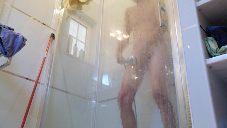 Rafael Torreano: Ayah hot dan mulus lagi mandi