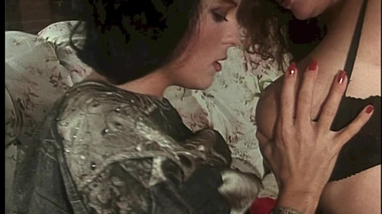 Inhonorof porn: Troie Vintage in Una Scena Lesbo
