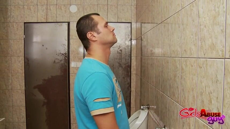 GirlsAbuseGuys: Wrong Toilet