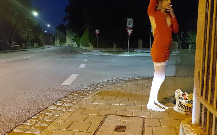 sweetfeet29: Une tapette veut se faire tousser dans la ville