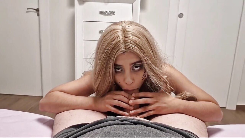 Latinascachondas: Kamu lebih suka ngentot aku sebagai cewek rambut pirang atau...