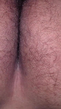 Sexy harige kont en onbesneden pik