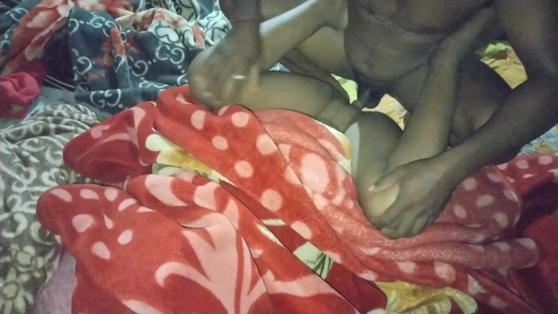 Sunita: Indiancă desi transsexuală cu pizdă și sex
