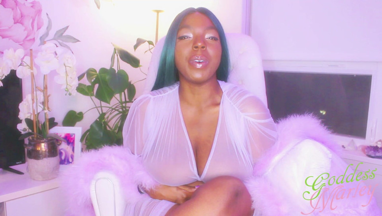 Goddess Marley: Fais-moi ça, achète-moi ça !