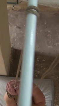 Ally被绑住嘴巴，奶子被抓住