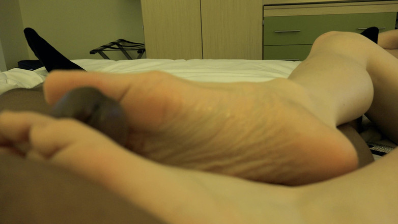 AngelWoodlawnXO: Footjob Pertama Lilith