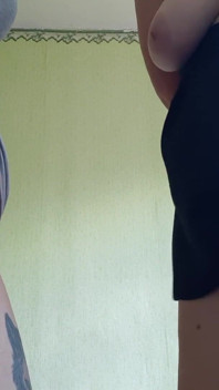 Studentessa magra si masturba con un insegnante miLF