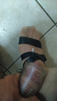 Cumming on My Pantyhose Feet