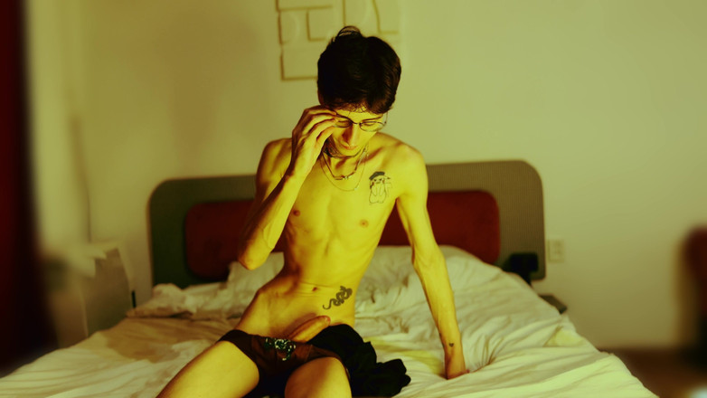 HotDogs studio: Zůstal jsem v hotelu a rozhodl se masturbovat, dokud se...