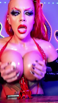 4k Succubus chupa y folla tetas para leche