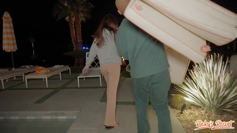 Ricky's Resort: Épisode Adria Rae