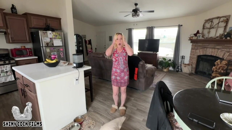 Jane Cane: Forgetful Stepmom Makes It up with Her Tight Pussy - Birthday...