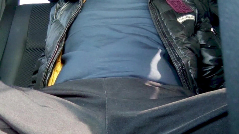 akeieroi: Al mediodía en el estacionamiento, mamada y tragando