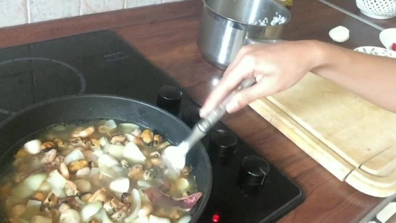 Shrima Malati: nagn khaana banaana