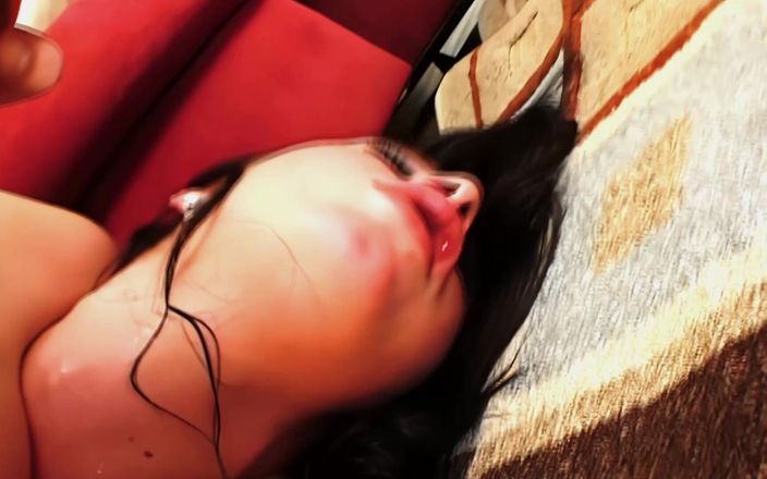 FapFlare: Gianna Michaels suge și înghite spermă de la John Strong și Michael Stefano