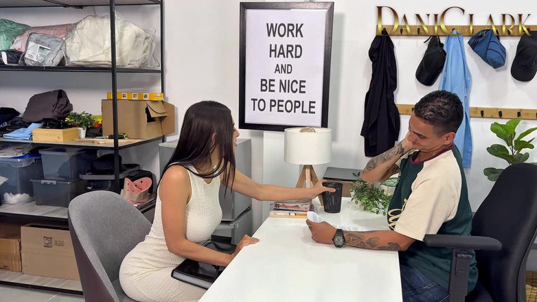 DaniClark: Un Avocat Baise Son Client Pour Mettre Fin À Son Contrat