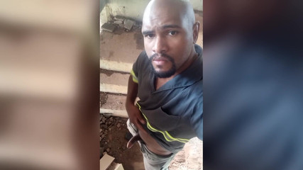 TheBlacKHunterr: Na Escada Do Prédio Batendo Uma