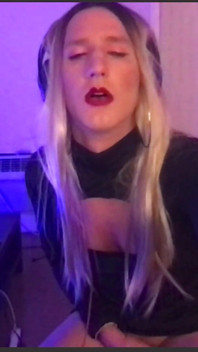 Super sexy sissy solo vor der kamera
