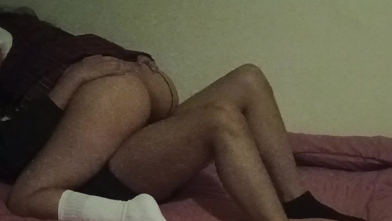 Astrid Cute: De ce vrei să-mi ridici fusta??? Futând vecina cu curul...