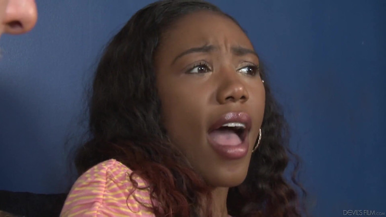 Out Of The Family: Mein neuer weißer stiefvater - Chanell Heart