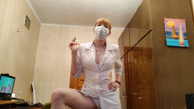 Super Jopka: 病人を治療する不安な看護師